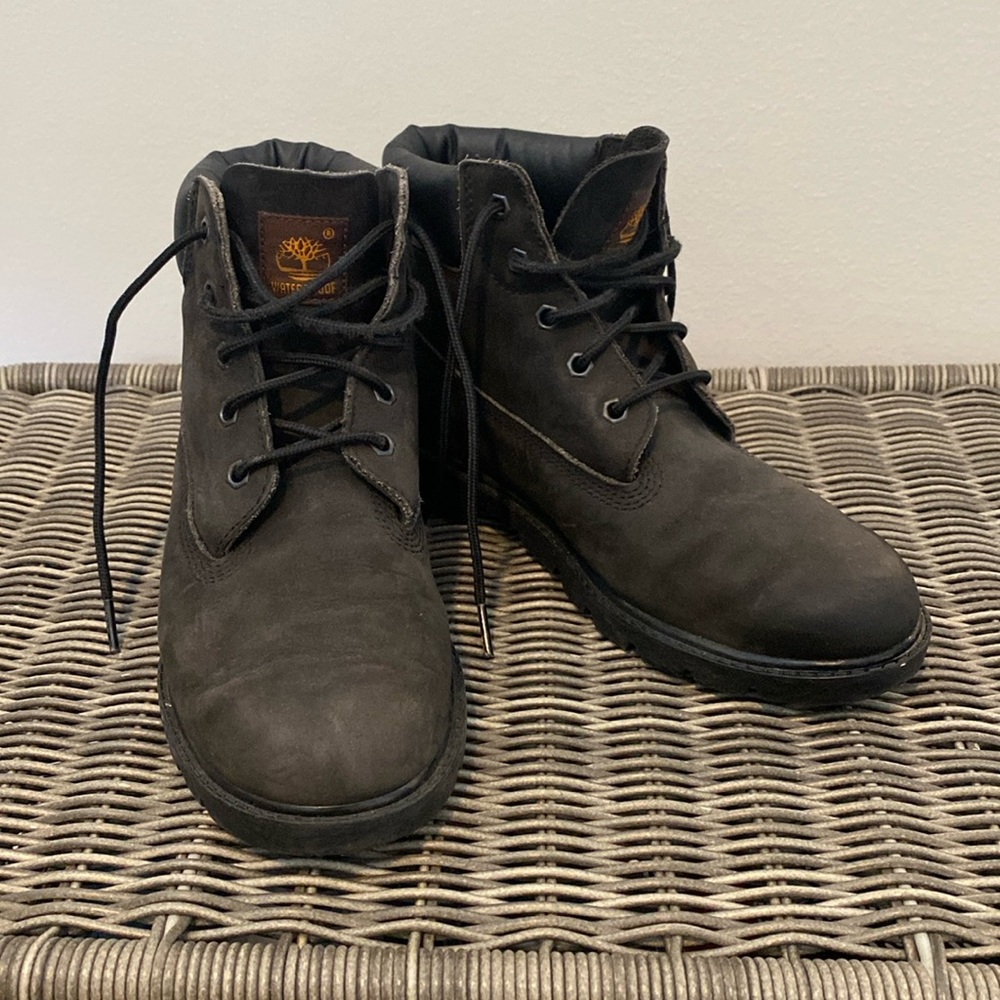 Black waterproof Timberland lace up boots